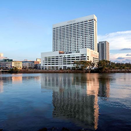 Pullman Miri Waterfront Hotell Eksteriør bilde The Harbor Tower