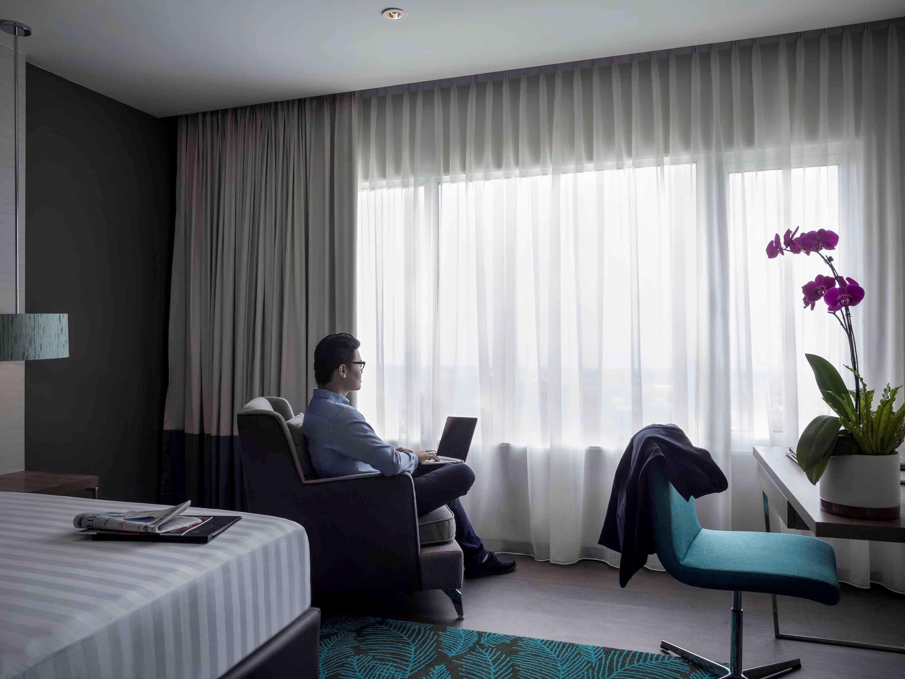 Pullman Miri Waterfront Hotell Eksteriør bilde A room at the hotel