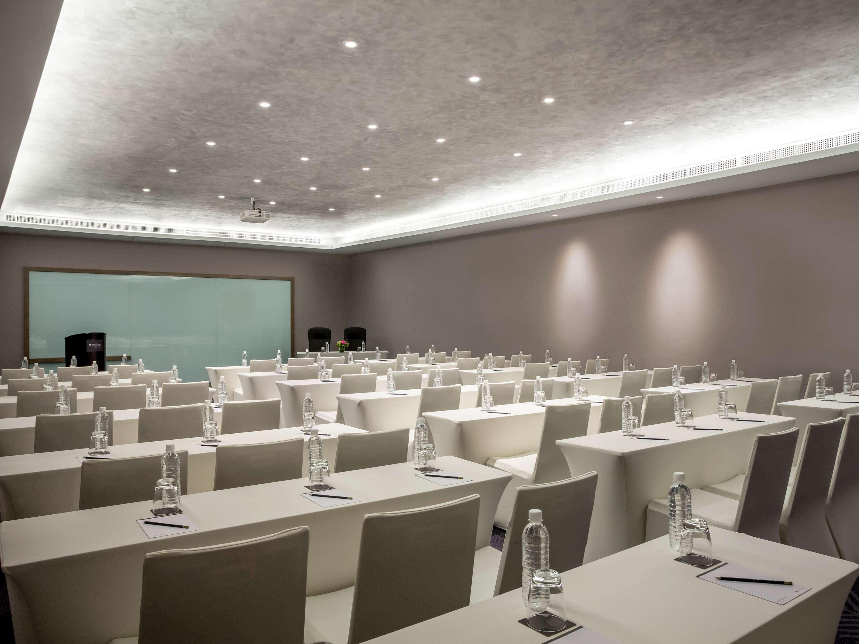 Pullman Miri Waterfront Hotell Eksteriør bilde Meeting room