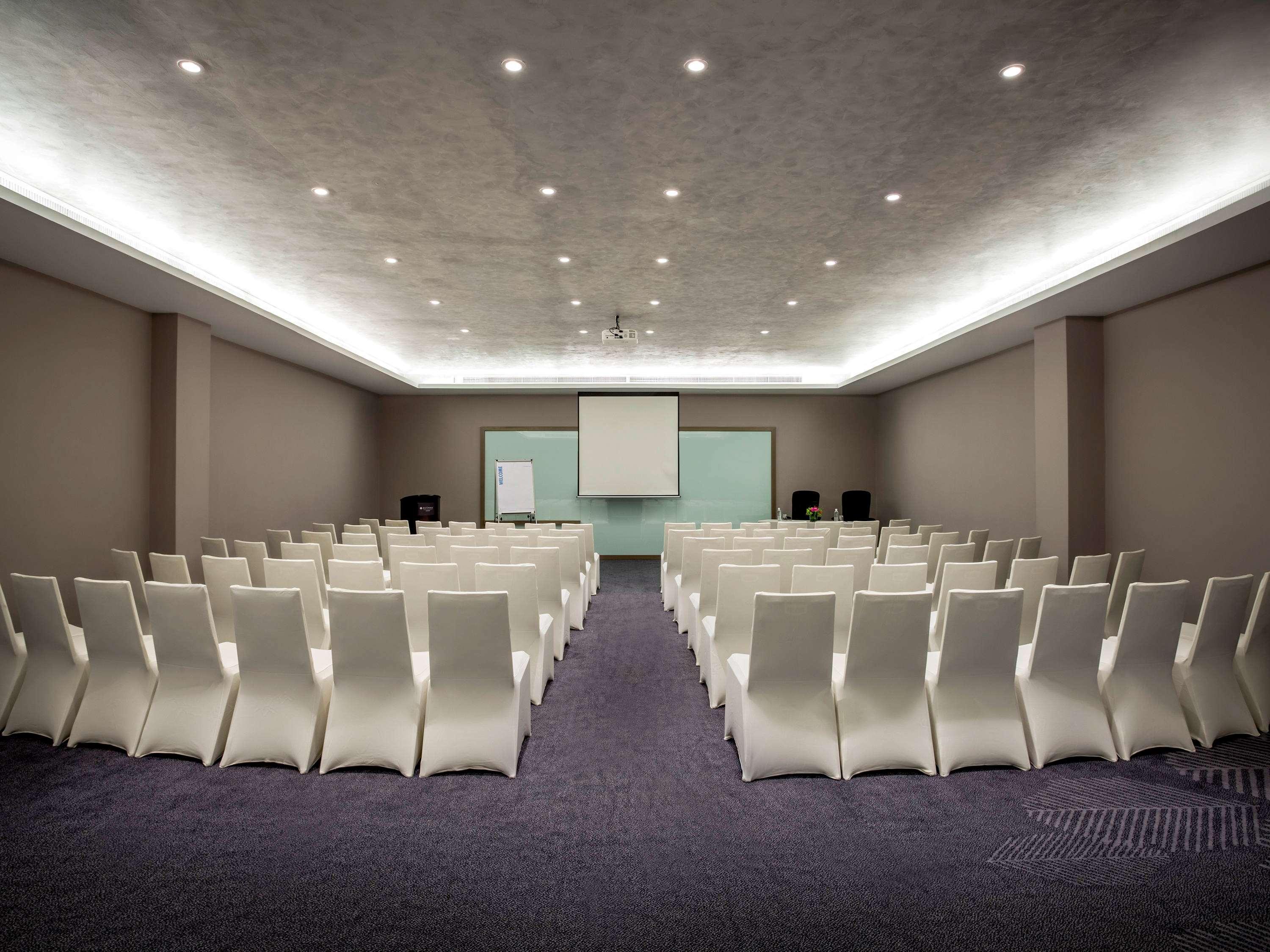Pullman Miri Waterfront Hotell Eksteriør bilde Meeting room