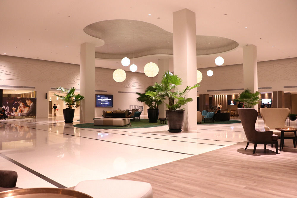 Pullman Miri Waterfront Hotell Eksteriør bilde The lobby of the hotel