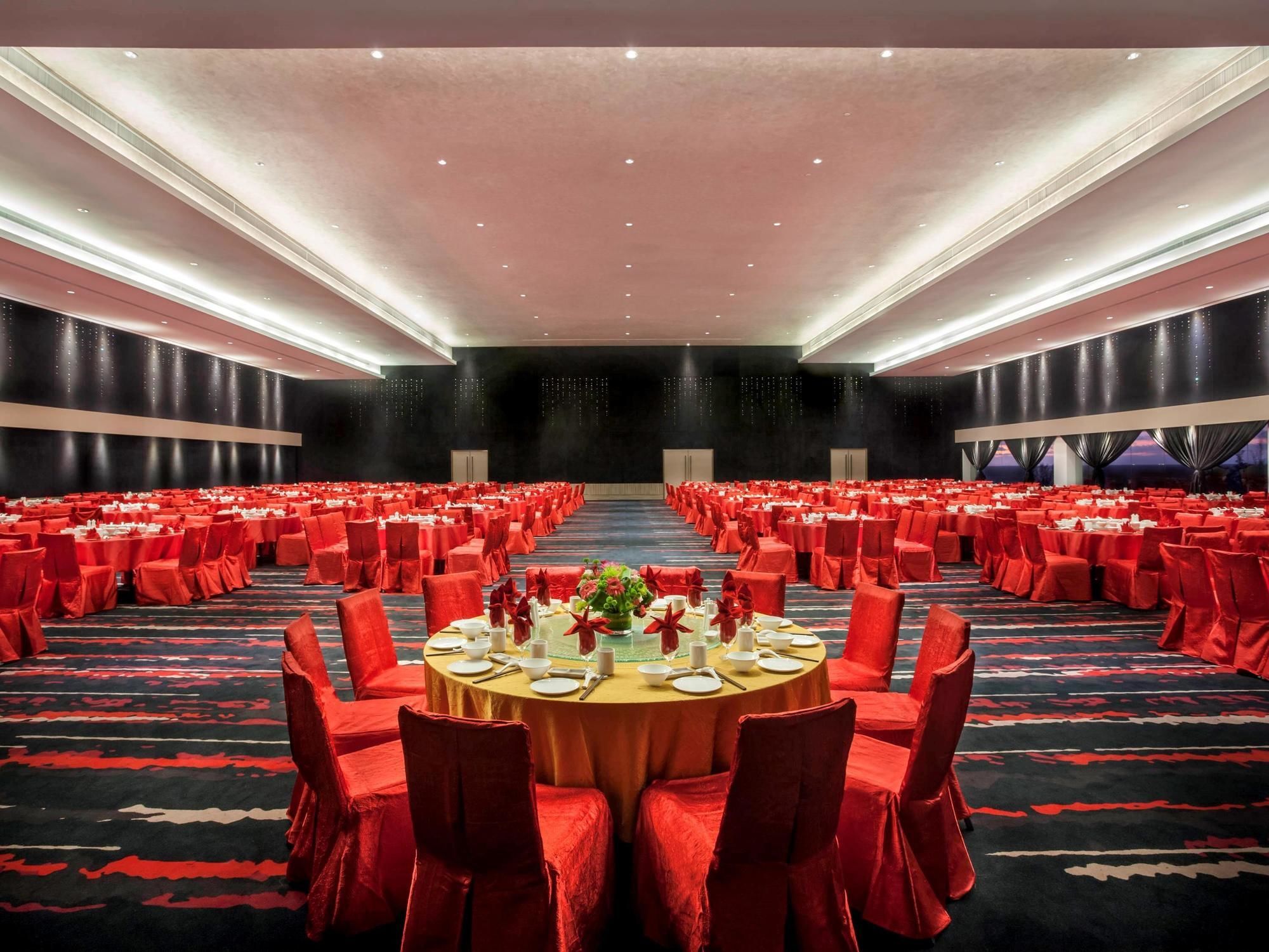 Pullman Miri Waterfront Hotell Eksteriør bilde The Grand Ballroom