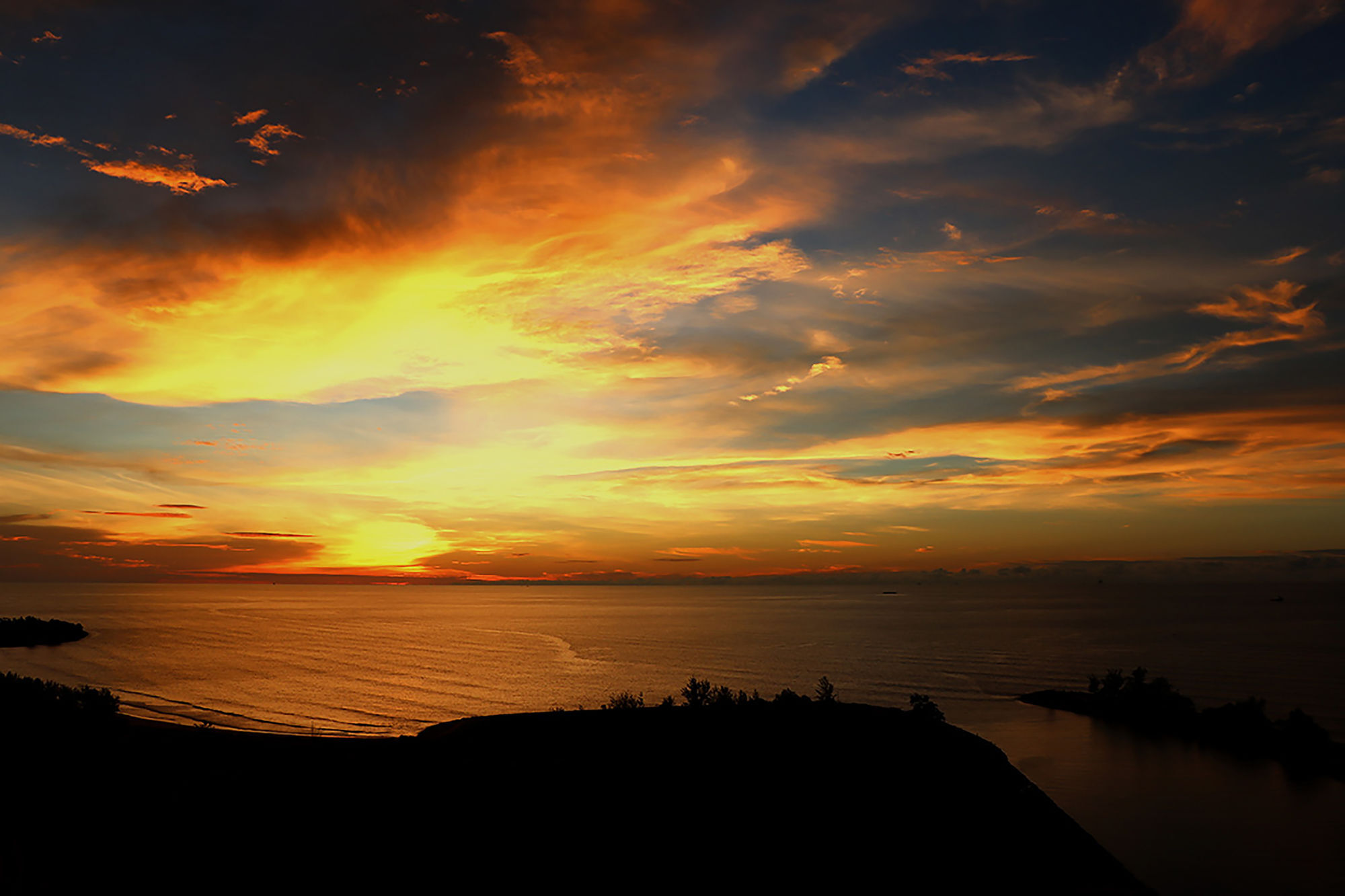 Pullman Miri Waterfront Hotell Eksteriør bilde Sunset at the Cape of Good Hope