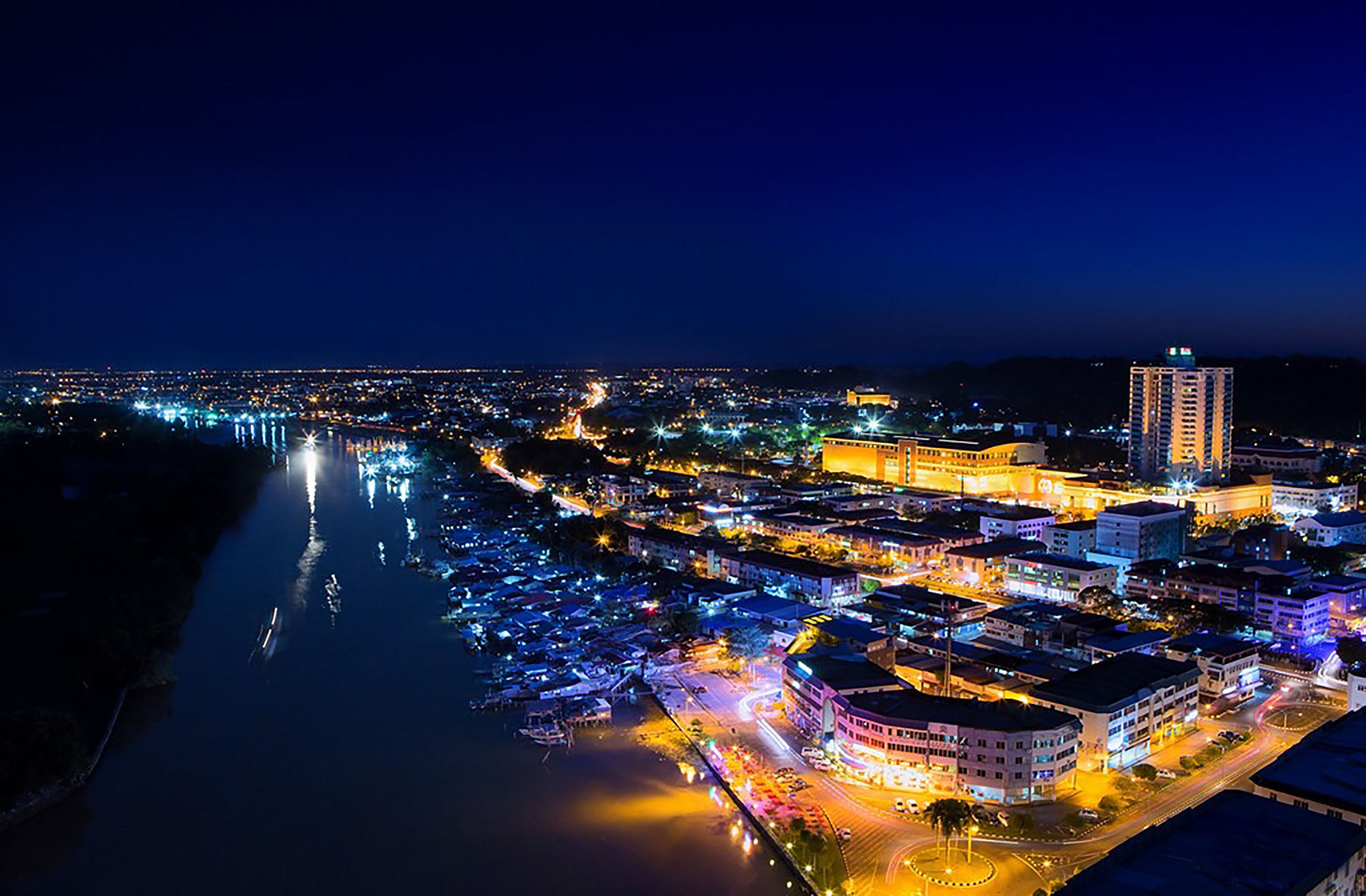 Pullman Miri Waterfront Hotell Eksteriør bilde Aerial view of the port of La Rochelle